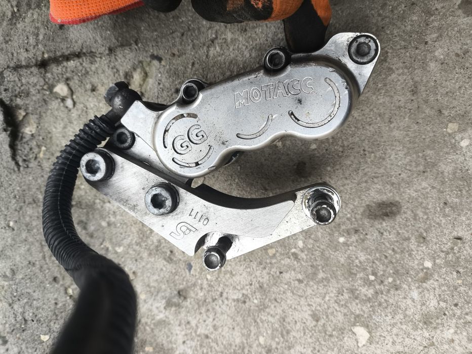 Zacisk pompa KTM smc 6tlokow