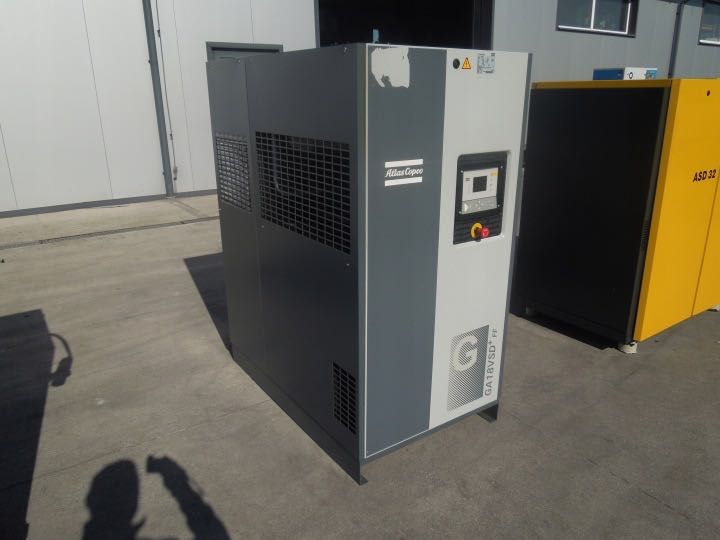 Sprężarka śrubowa ATLAS COPCO GA18VSDFF