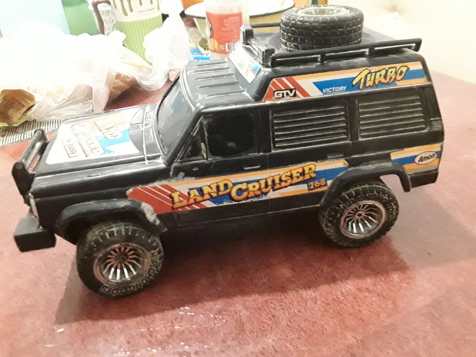 Трактор з прицепом.