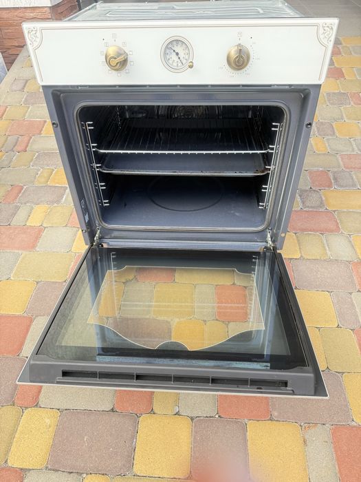 Електродуховка Elektrolux, Freggia.