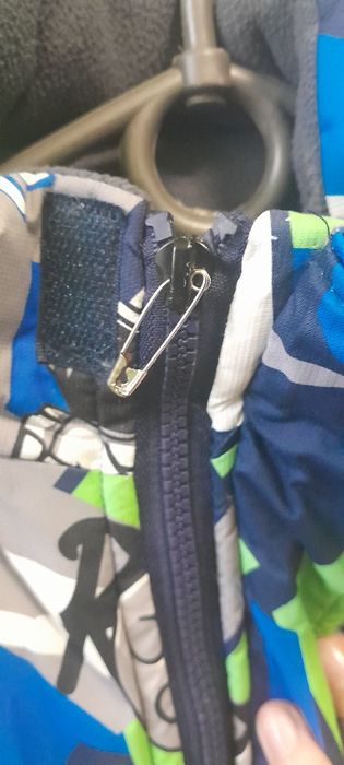 Зимова куртка в гарному стані