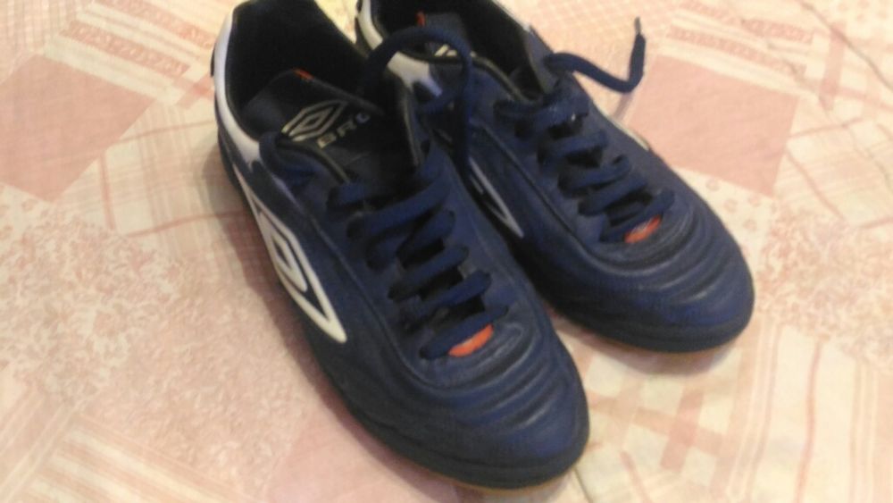 Tenis umbro 38/39