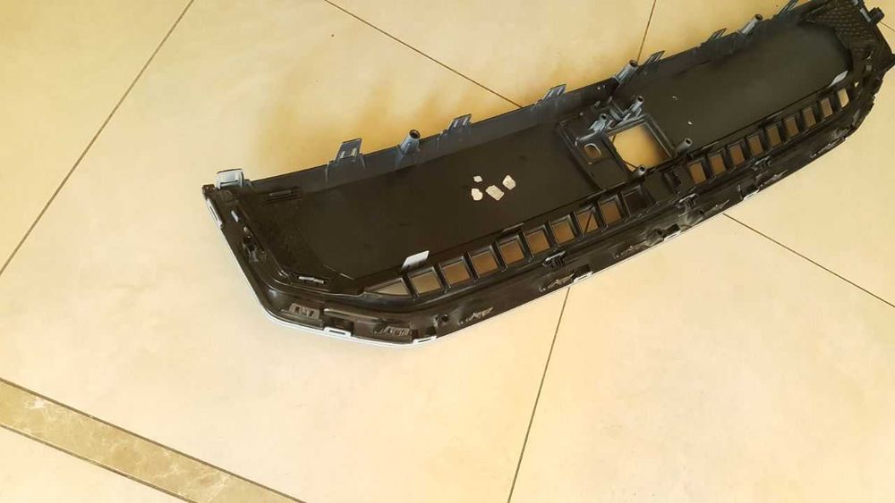 Решетка бампера Polestar 2