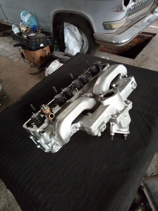 Продам головки на газ24 и 21,402 двигателя и другие запчасти.