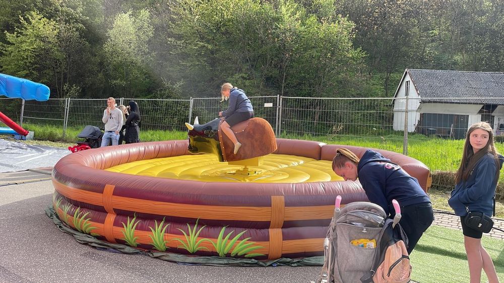 Symulator byk rodeo wynajem dmuchance