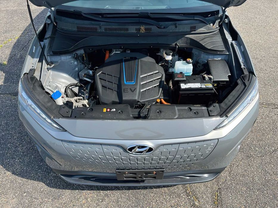 Hyundai Kona EV      2021