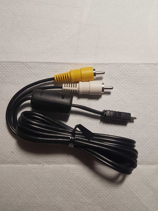 Коммуникаторы, адаптеры в ассортименте и прочее.