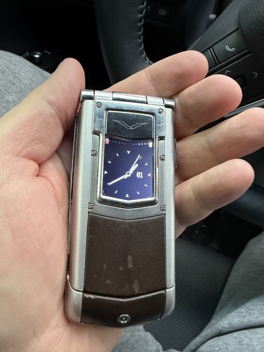 Vertu Constellation Ayxta