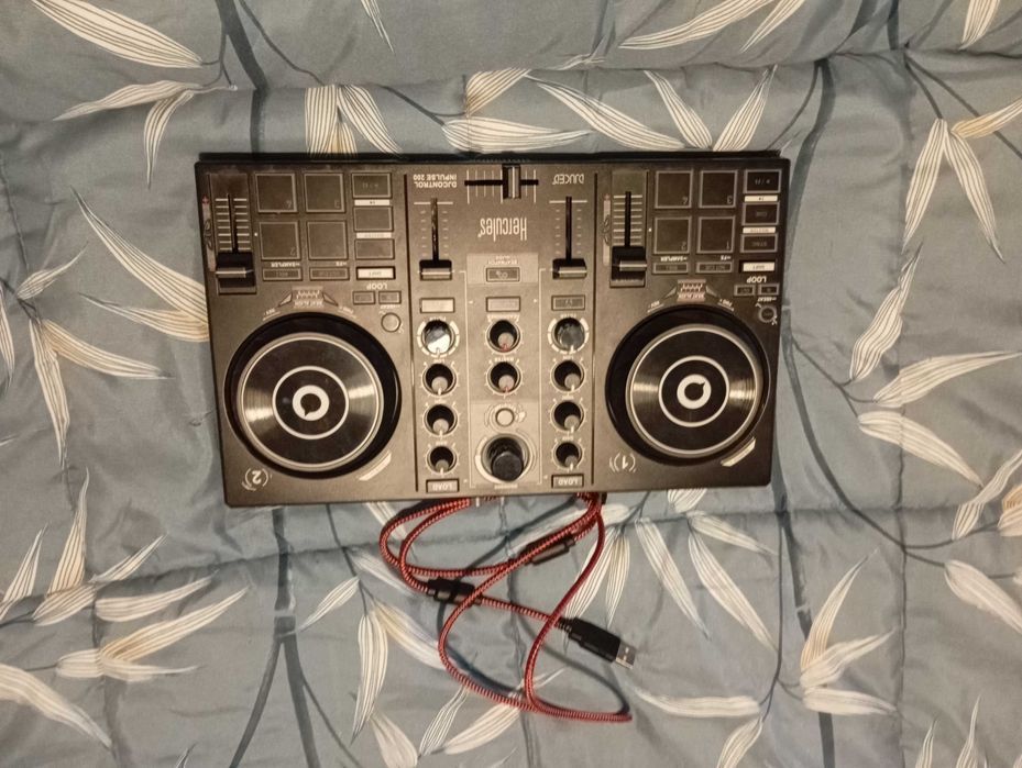 Kit deejay Hércules 200