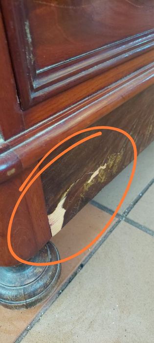 Comoda antiga com marmore