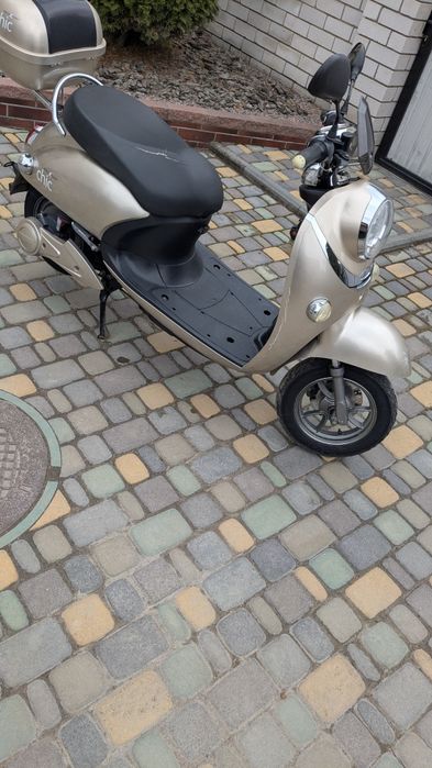 Продам электро скутер chic 800w