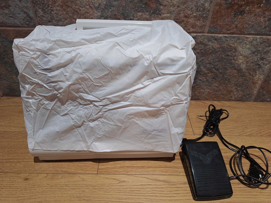 Máquina de costura Jata 740