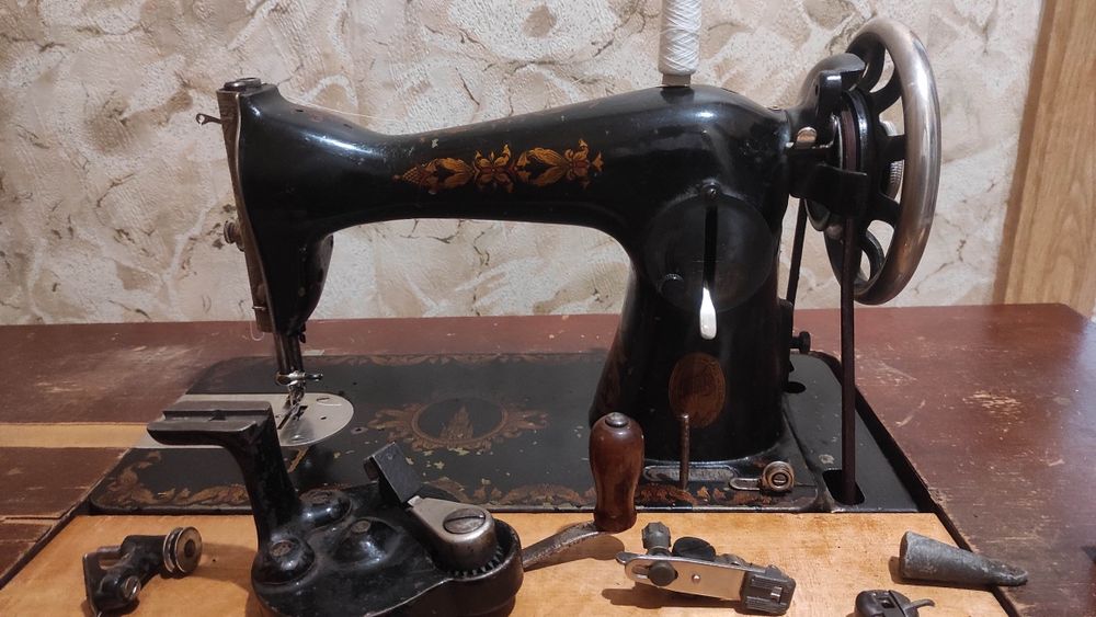 Швейная машинка ножная