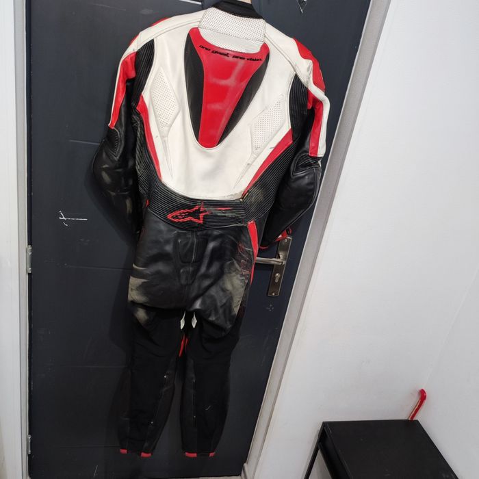 Kombinezon motocyklowy skórzany Alpinestars – 1-częściowy
Sprzedam pro