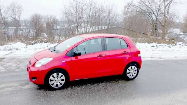 Sprzedam ładną toyota yaris - 5 drzwiowa