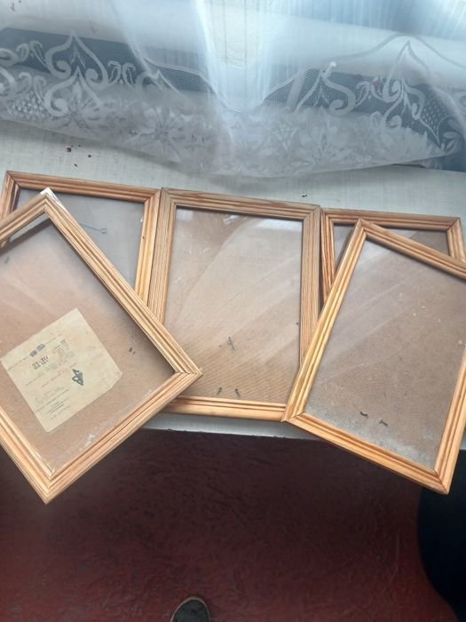 Продам рамкм зі склом дерев'яні