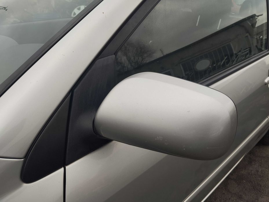 Toyota Corolla E12 2.0 D4D 3D 2006r.Lusterko zewnętrzne lewe.