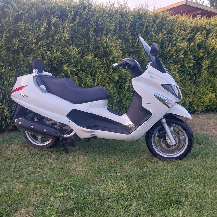 Piaggio XEvo 400
