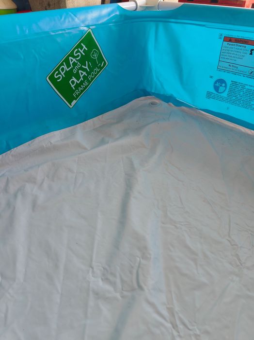 Piscina quadrada para crianças 122x122 Altura 30,5 cm