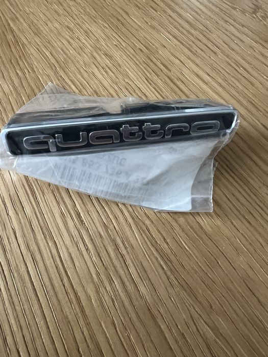 Znaczek QUATTRO do audi