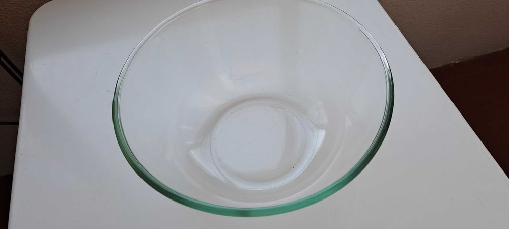 Tigela de vidro antiga