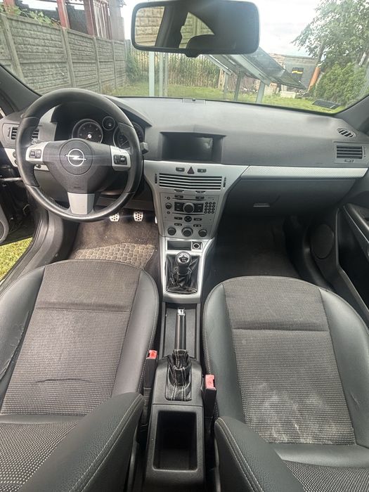 Opel astra h gtc 1.9cdti