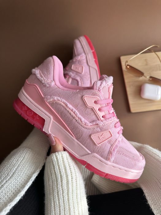 Louis Vuitton Trainer Pink