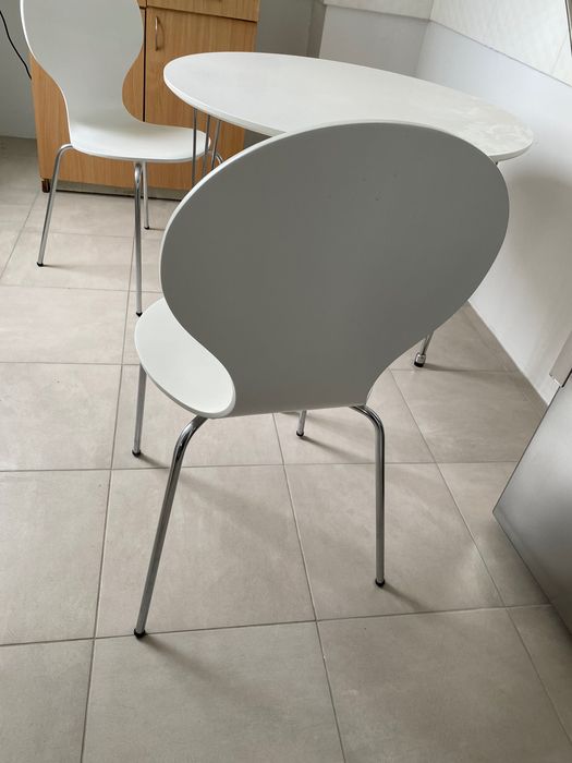 Стол jusk и 2стула