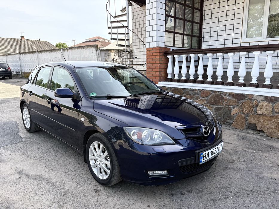 Продам автомобіль Mazda 3 1.6