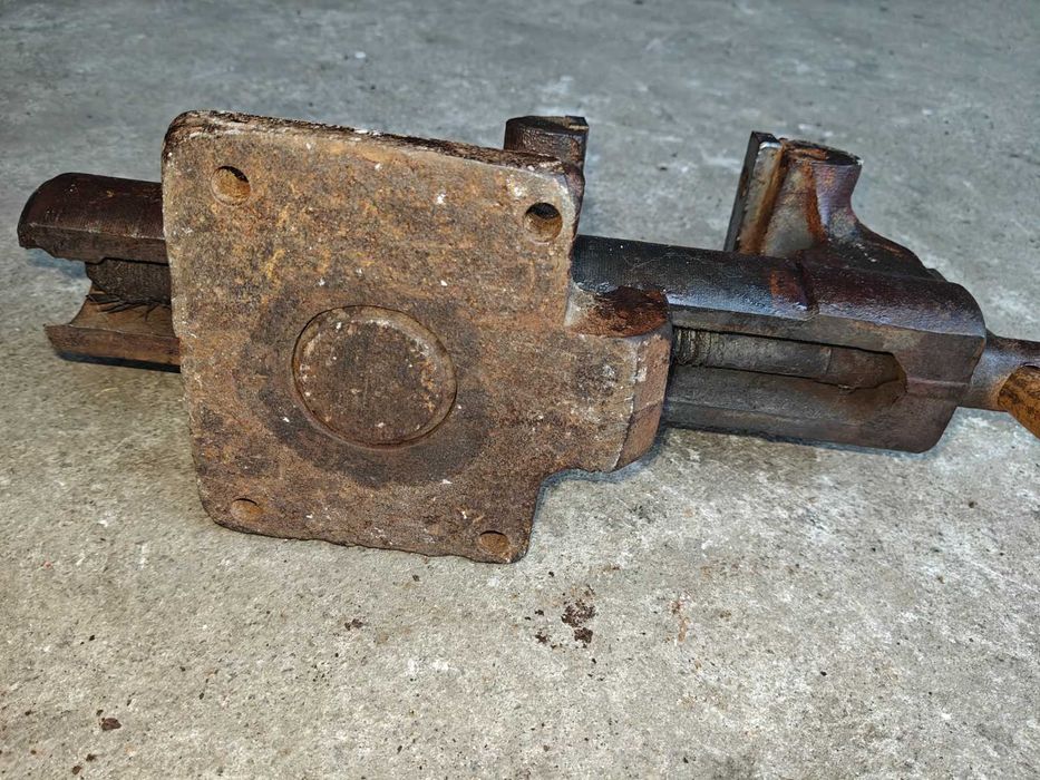 Тиски слесарные 100мм