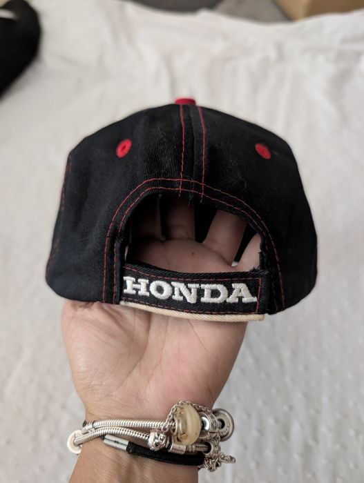Boné Honda Oficial Preto com Costuras Vermelhas (Ajustável)