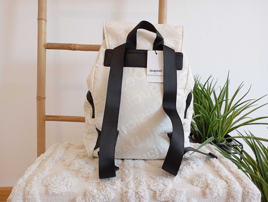 Mochila Desigual bege/branca