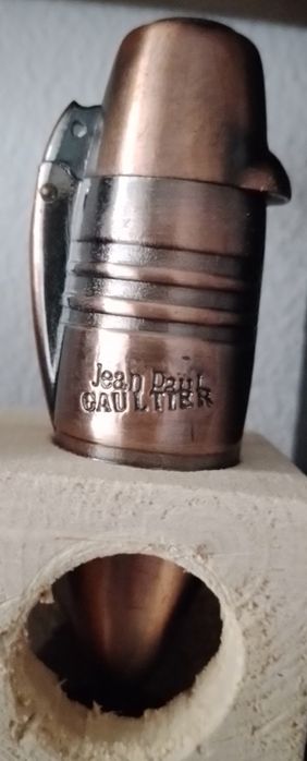 Antigos isqueiros alguns com marca para coleçionadores