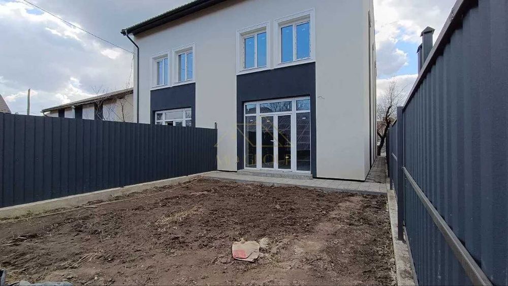 Продаж просторого дуплекса в чудовій локації міста