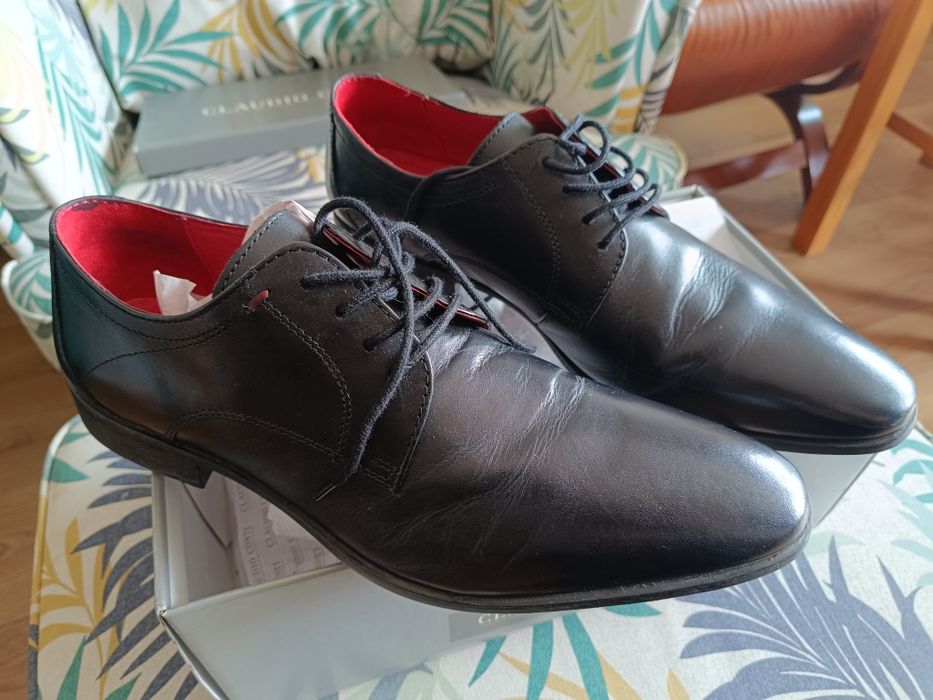 Buty męskie skórzane z czerwonym wnętrzem stan bardzo dobry