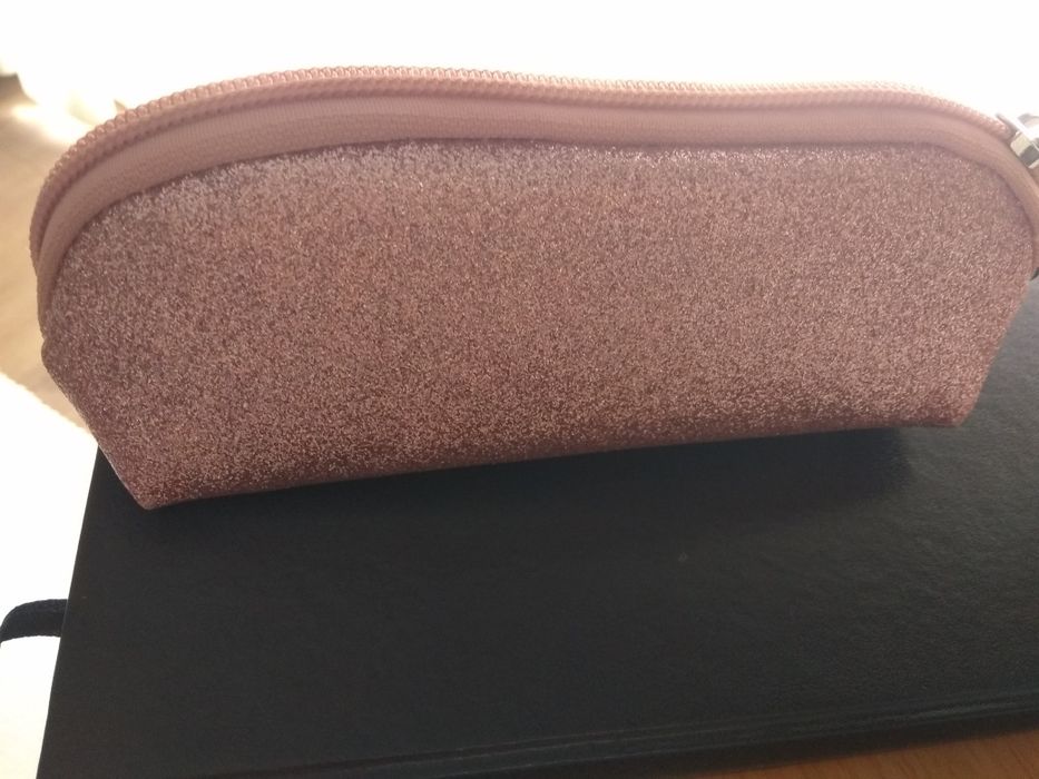 Estojo com brilhantes rosa para canetas ou óculos