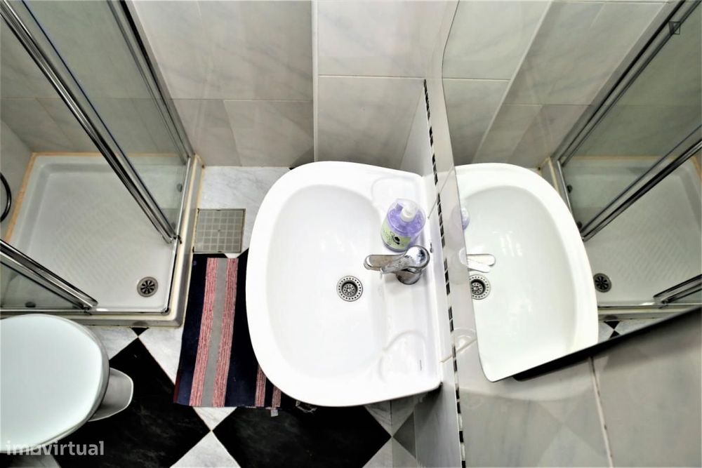 Quarto - localizado em Penha de França Lisbon