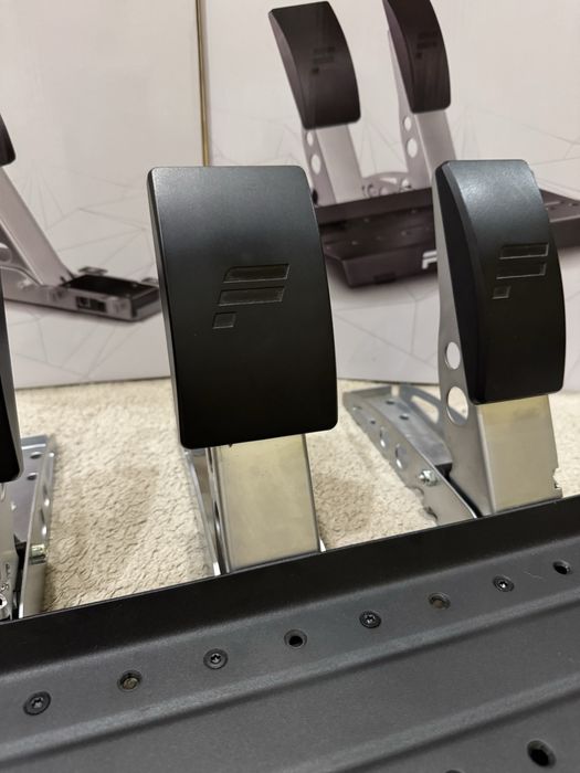 У наявності! Fanatec CSL Elite Pedals + Load Cell