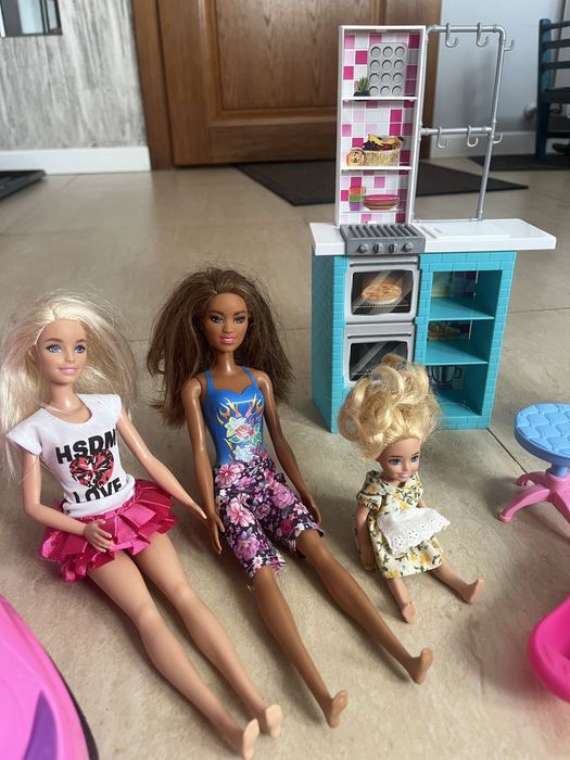 Zestaw barbie z samochodem