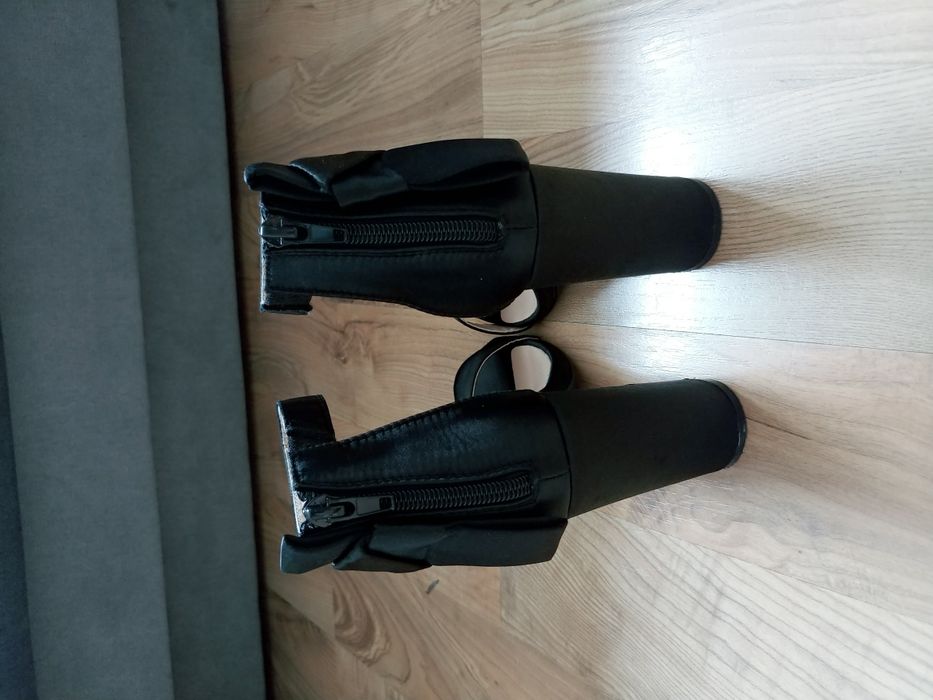 Nowe sandałki obcas rozm 36