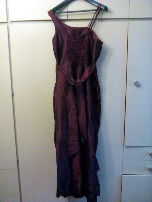 Sukienka bordowa z tafty