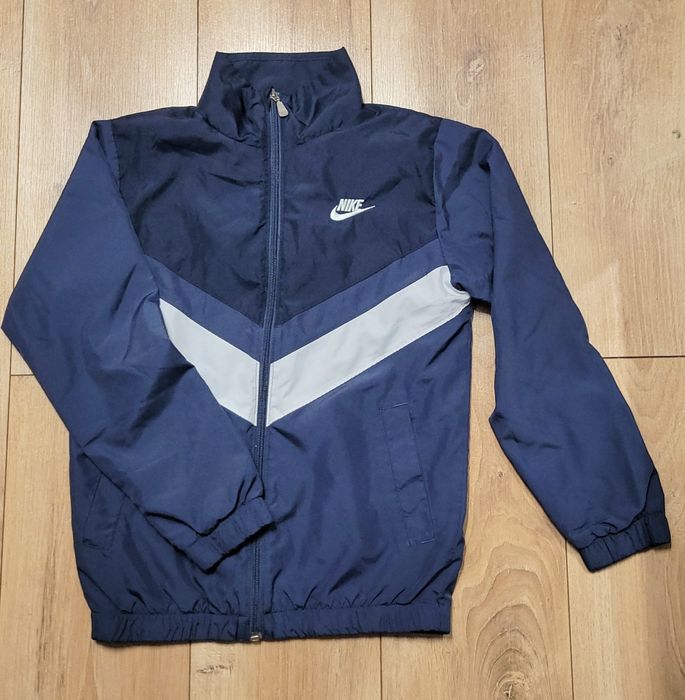Bluza kurtka  wiatrówka Nike roz 10-12, 140-152 cm lat jak nowa