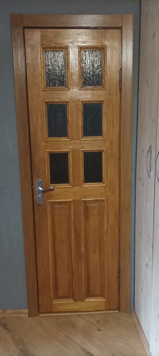 Продам дубові двері