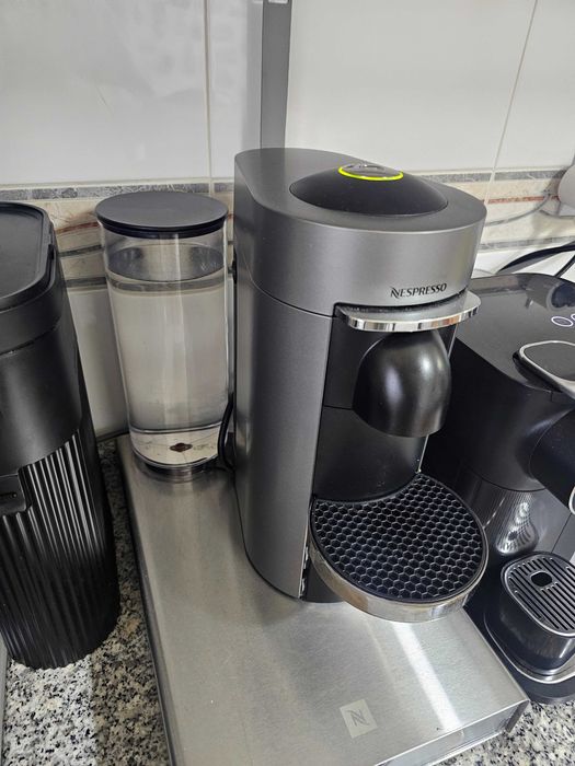 Máquina de café nespresso vertuo
