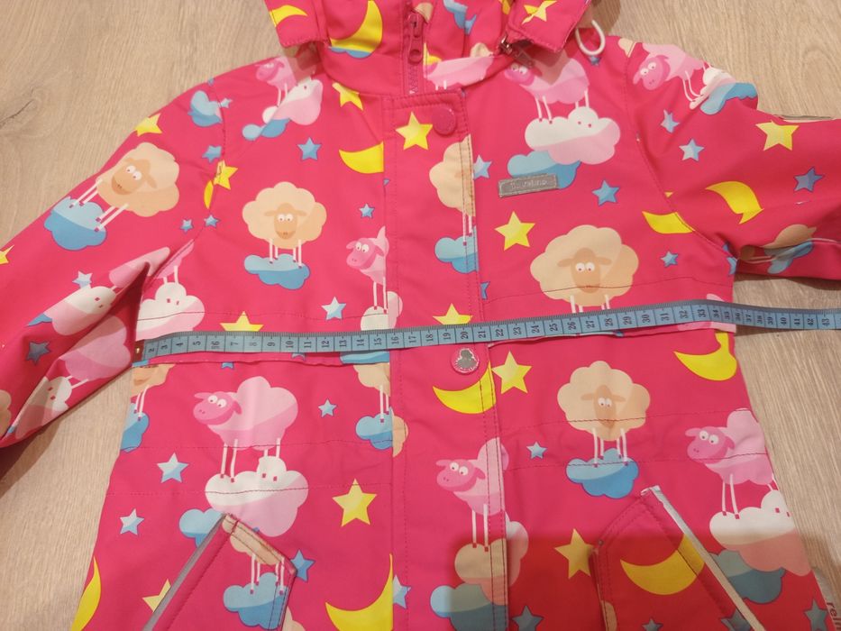 Куртка на девочку  110-120 рост