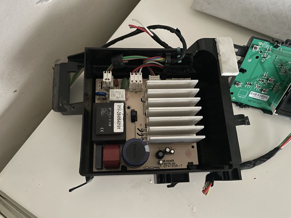 Плата і модуль пральноі машинки.. Beko”