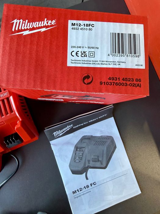 Зарядний пристрій Milwaukee M12-18 FC Rapid