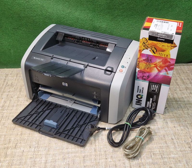 Drukarka laserowa HP 1010 - nowy toner i kable
