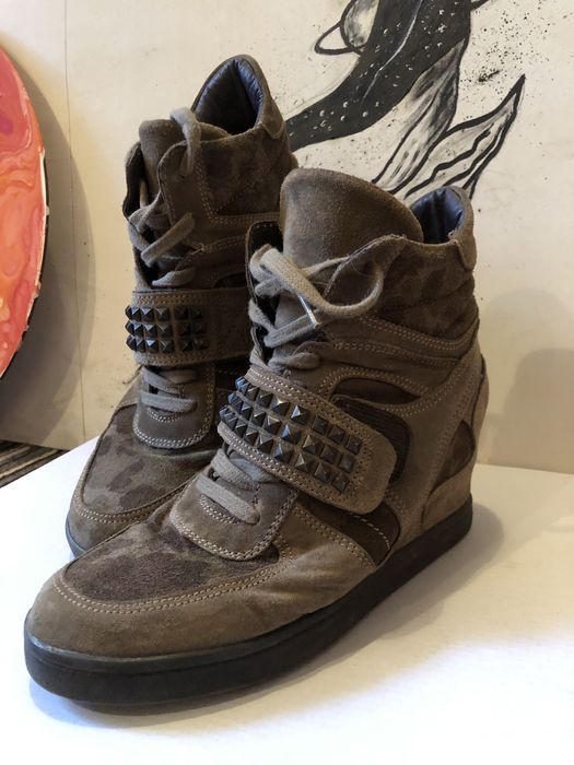 Женские ботинки