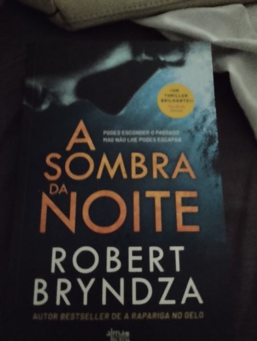 Livro como novo triller